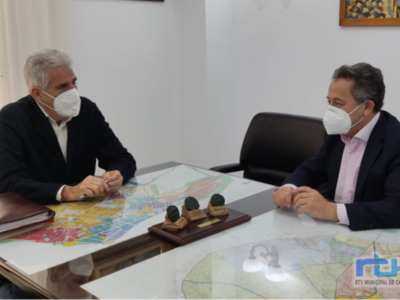 El alcalde de Chipiona da la bienvenida a Carrefour a localidad ante la adaptación en breve de la tienda Supersol que adquirió