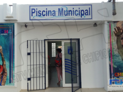 La piscina municipal de Chipiona ha vuelto hoy a abrir sus puertas 