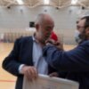 La Asociación de Entrenadores de Castilla y León (ACLEB) impone la insignia de oro a su ex presidente Óscar Castañeda, máximo mandatario de la FBCyL