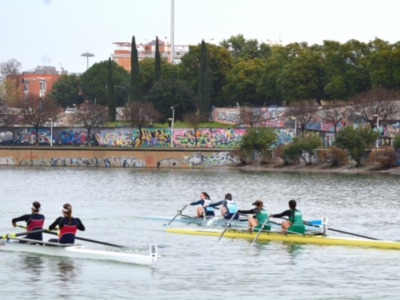 El Campeonato de Andalucía de barcos largos se queda en el Guadalquivir