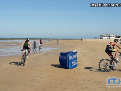  El deporte del triatlón vuelve, tras dos años, a promocionar las playas de Chipiona