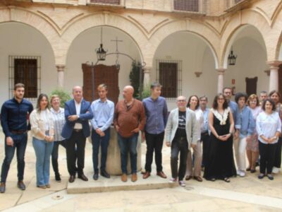 Juan Luis Rincón recibe el primer premio  de la  X Edición del Certamen Literario María Carreira en Antequera.