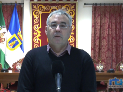 Pepe Mellado denuncia dejadez de la Junta de Andalucía sobre los arreglos necesarios en las viviendas de Lapachar  