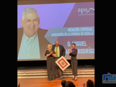 El periodista Miguel Gallardo distinguido en los Premios de la Asociación de la Prensa de Sevilla