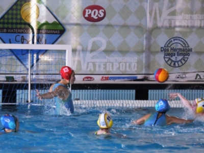 Recital del Club Waterpolo Dos Hermanas PQS en Montequinto para festejar la continuidad en Primera femenina