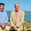 Patricio Poullet y Luis Mario Aparcero supervisan los trabajos de bypass de arena de la zona del Muelle a la de la Cruz del Mar 