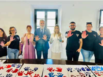 La Delegación de Educación realiza un acto contra el bullying en el que ha participado la comunidad educativa y la asociación anti bullying de Sanlúca
