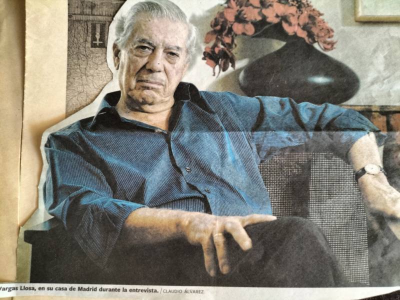 Mario Vargas Llosa, en su casa de Madrid durante la entrevista.