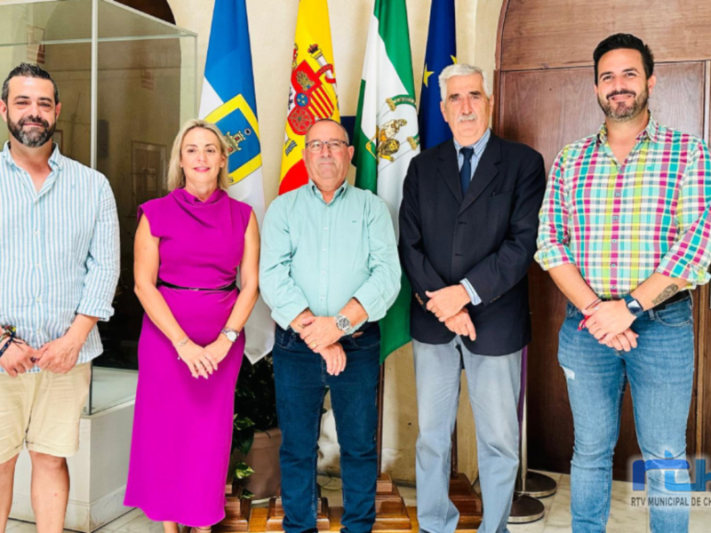 Reunión oficial en Chipiona con representantes municipales y autoridades