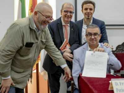 Francisco Robles, numerario del Excelentísimo Ateneo de Sevilla