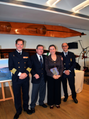  La RLNE entrega metopas y celebra la unidad marítima en su encuentro navideño