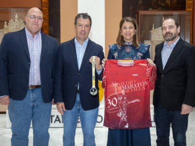  XXX Edición del Medio Maratón de Sevilla: El Giraldillo Como Símbolo de Tributo