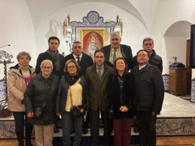   Con el salón de Cabildos de la Casa de la Virgen lleno, se presentó en la tarde de ayer el libro "Setefilla en la Magna de Sevilla 2024" 