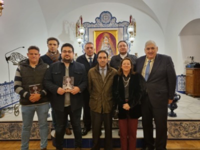 Lleno absoluto el la Presentación del libro Setefilla en la procesión magna de Sevilla 