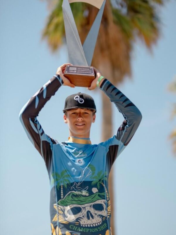El Club Náutico Sevilla se corona en el Mundial juvenil de kitesurf