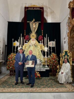  La Hermandad de la Vera-Cruz celebra unas vísperas llenas de fe y emoción en honor a la Virgen de las Angustias en Alcalá del Río
