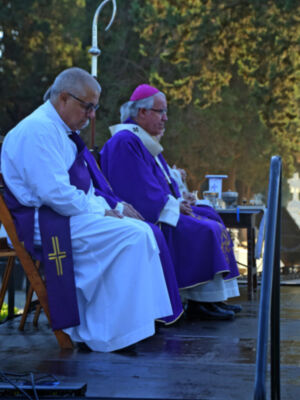  El arzobispo Saiz Meneses presidió la misa de los Fieles Difuntos en el Cementerio de San Fernando de Sevilla