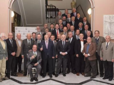 Reunión de la hermandad de reyes magos con la presencia del alcalde de Sevilla