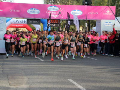  Sevilla vibra con la ‘marea rosa’,8.000 mujeres corren y celebran juntas el final del circuito
