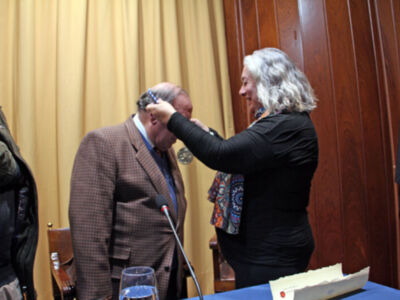  Reconocimiento institucional a Juan Valdés en la sede de Sierpes de Sevilla