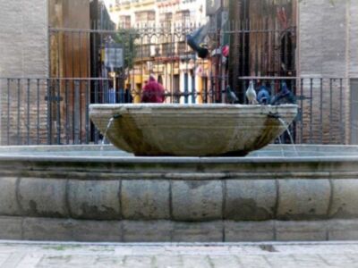 Cuando el agua cuenta la historia, claves simbólicas de la fuente de la Catedral de Sevilla