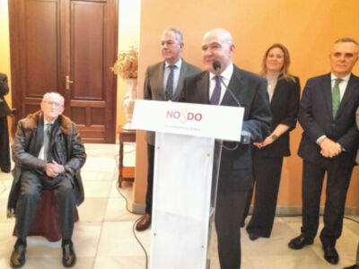 DE AMICITIA. EXPOSICIÓN DE JOSÉ LUIS MAURI Y JOAQUÍN GONZÁLEZ EN EL PATIO MAYOR DEL AYUNTAMIENTO DE SEVILLA