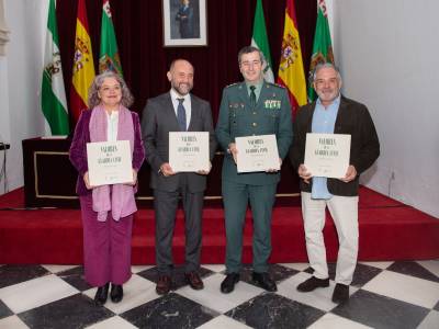 El libro ‘Valores de la Guardia Civil’ celebra con imágenes de sus protagonistas el 180 aniversario del instituto armado