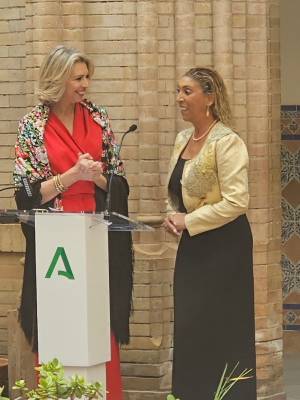Marina Bernal presentó la pasarela de “Las Dragonas Flamencas” sacando pecho por el flamenco como antesala de la Feria de Abril  