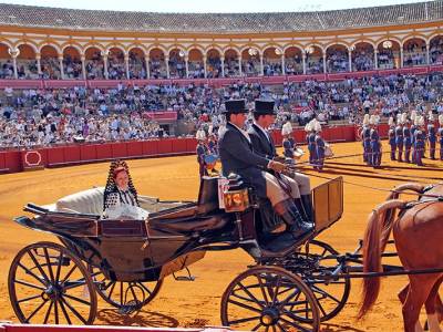 “La 40ª Exhibición de Enganches rinde homenaje a Ronda y a la tradición ecuestre en Sevilla”