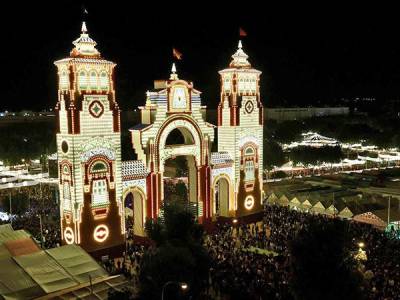 El Alumbrao, cuando la luz instituye la fiesta en Sevilla Por Carlos Valera