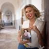 Chipiona se prepara para el 20 aniversario de la muerte de Rocio Jurado y se reedita el libro “20 años contigo” de Marina Bernal    