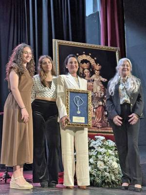  Triana se rinde al alma y la fe de Reyes Robledo en el XLVIII Pregón de las Glorias 