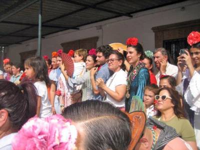 El Rocío renueva su fe multitudinaria procesión de la Virgen en una madrugada de fervor y tradición