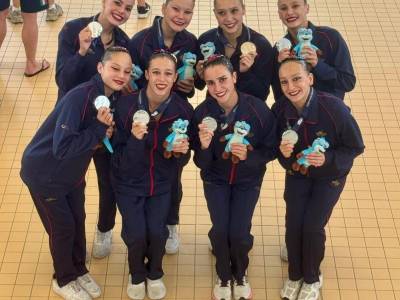 El Club Natación Sincro Sevilla se viste de plata con España en el Europeo júnior