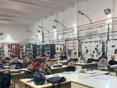 Tres de cada cuatro alumnos de la FP Dual de redes eléctricas de Endesa salieron con una oferta de trabajo