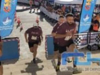 La Carrera Vertical Faro de Chipiona volvió a dejar el pasado sábado algunas de las imágenes más espectaculares del año deportivo local