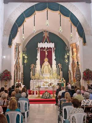 La Capilla de San Gregorio acoge los solemnes cultos de acción de gracias en honor de la Madre de Dios y Reina de Alcalá del Río, en una efeméride que aúna historia, patrimonio artístico y devoción mariana.