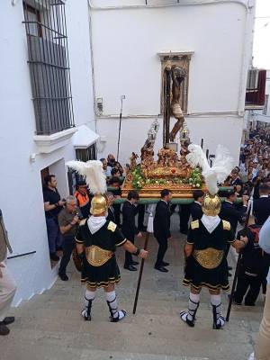  Arcos de la Frontera culmina el cincuentenario de su Consejo de Hermandades con una histórica Procesión Magna