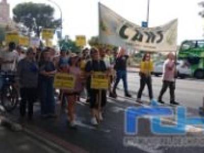 2.000 personas y 70 colectivos se manifestaron el pasado sábado en Sevilla para decir “No a los vertidos mineros” en el Guadalquivir