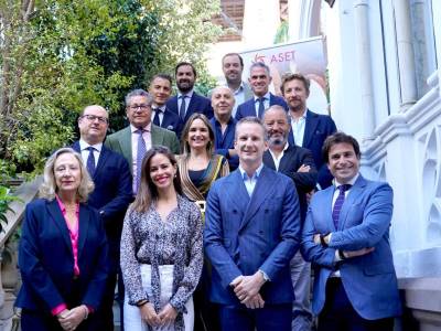 Participantes en el Foro Turismo de Lujo de ASET en Casa Ozama.