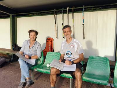 Firma del convenio de patrocinio entre GSA Servicios Ambientales y el Club de Hockey Unión Sevilla.