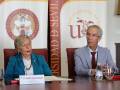Un momento de la firma del convenio de patrimonio entre Utrera y la Universidad de Sevilla.